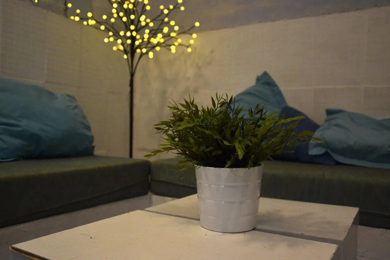 The Lights Garden Hostel Malaga