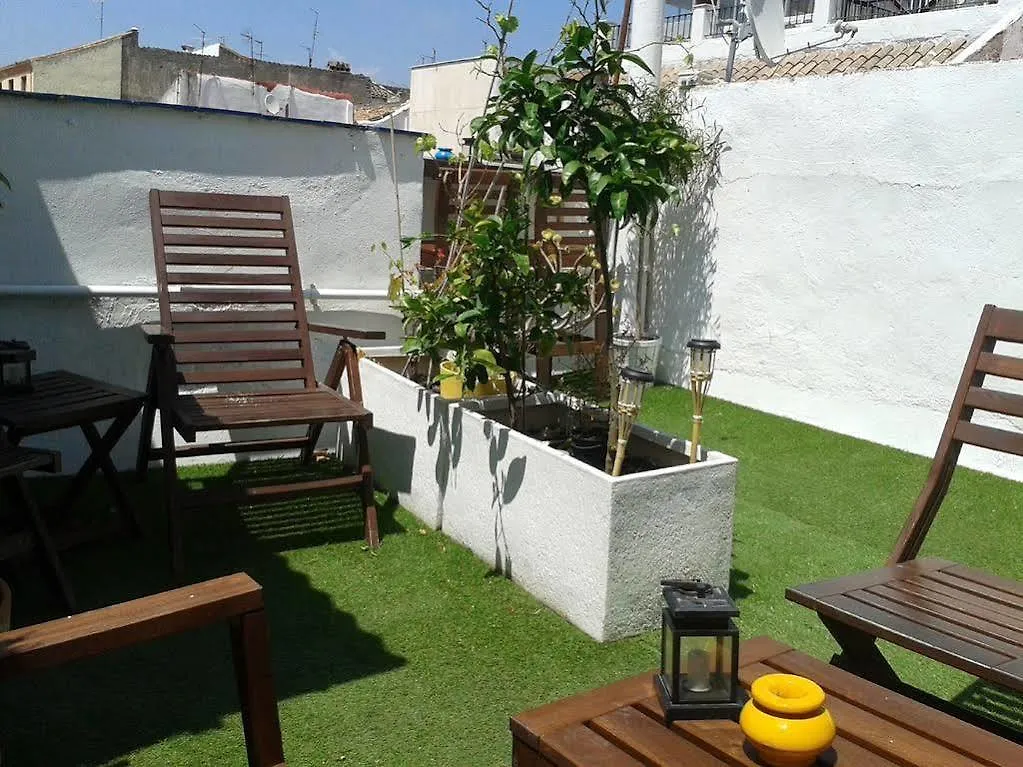 The Lights Garden Hostel Malaga