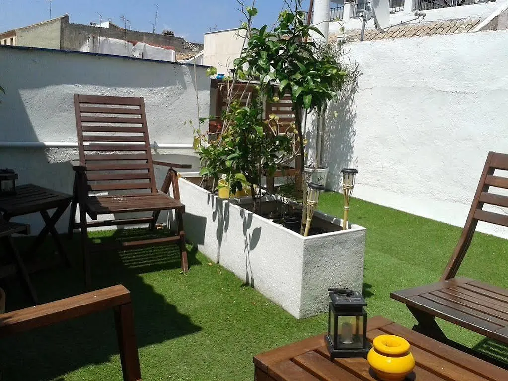 The Lights Garden Hostel Málaga